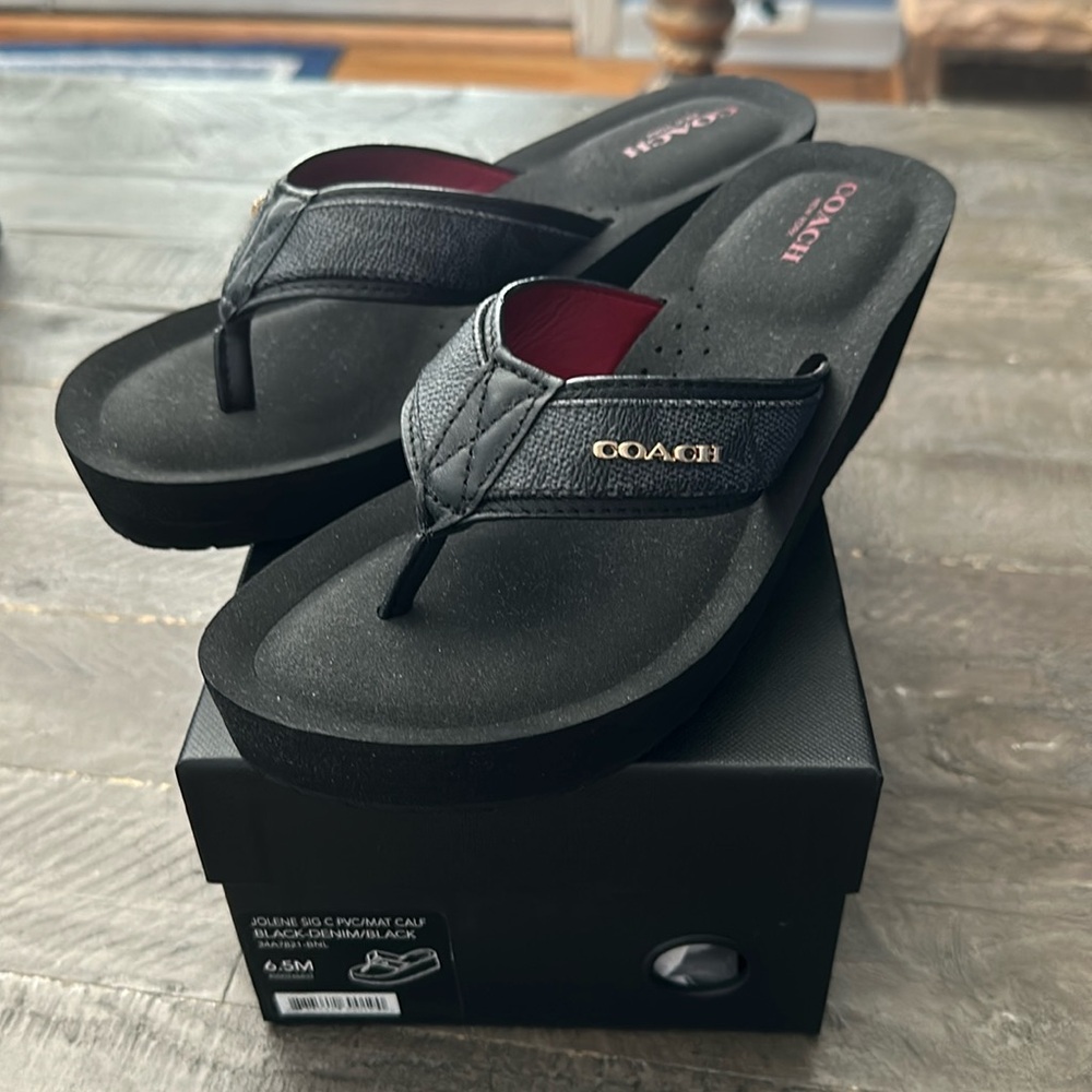Coach Black Sandals Thong Style Comfort